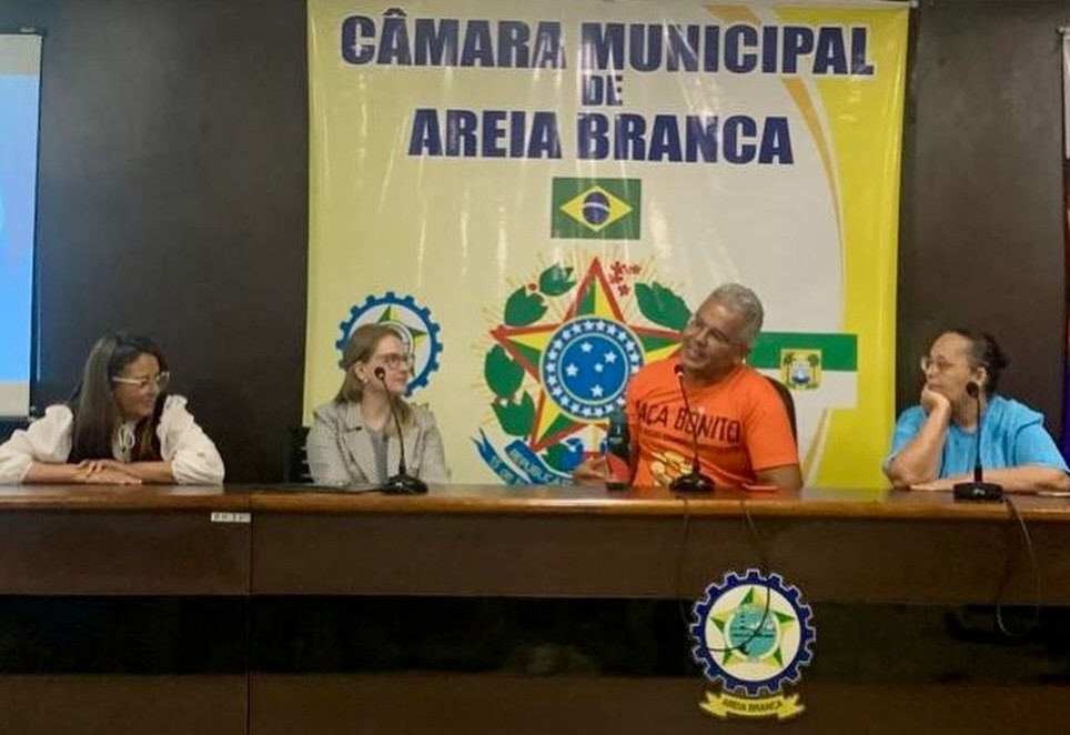 Capacitação sobre o Sistema de Garantia de Direitos da Criança e do Adolescente é realizada no plenário da Câmara de Areia Branca