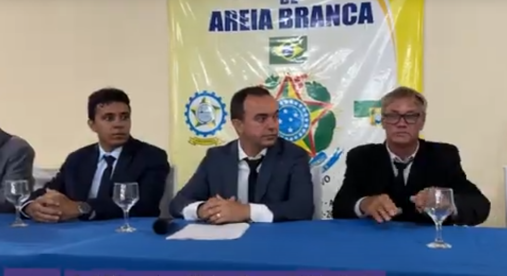 Noite de homenagens: Câmara celebra cidadãos e setor pesqueiro em Sessão Solene na Praia de Upanema
